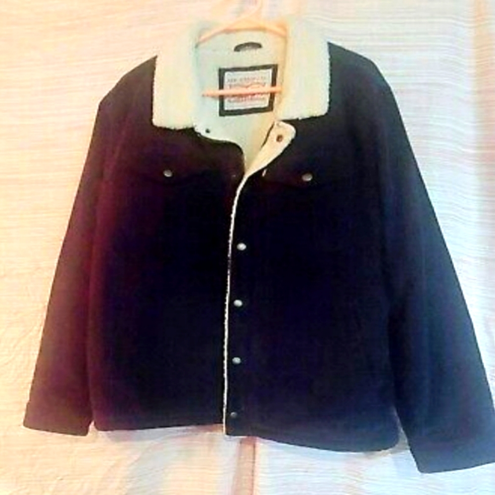 Levi's Sherpa-lined Corduroy jacket on men's size XL